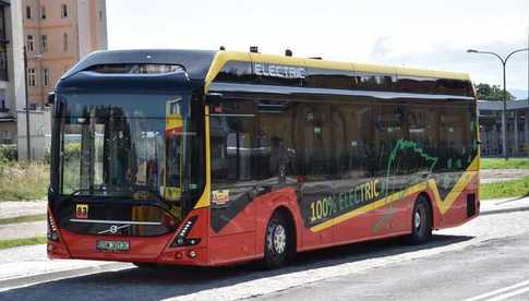 Są wyniki przetargu na zakup 12 elektrycznych autobusów. Oferta Solarisa za droga dla świdnickiego MPK 