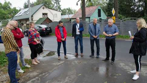 [FOTO] Będzie bezpieczniej w Roztoce. Zakończono budowę chodnika 