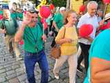 [FOTO] Seniorzy opanowali centrum miasta! Defilada Uśmiechu okrążyła świdnicki rynek