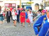 [FOTO] Seniorzy opanowali centrum miasta! Defilada Uśmiechu okrążyła świdnicki rynek