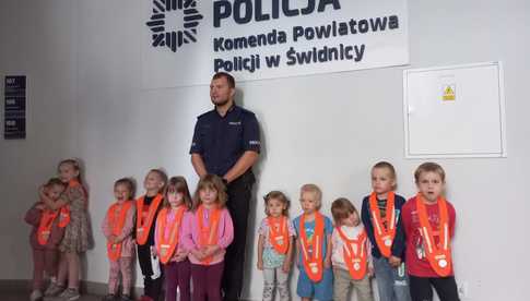 Przedszkolaki odwiedziły świdnickich policjantów [FOTO]