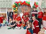 [FOTO] Święty Mikołaj odwiedził przedszkole w Bystrzycy Górnej i świetlicę w Gogołowie
