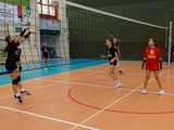 [FOTO] Dziewczyny z klas 7-8 rywalizowały w turnieju siatkówki