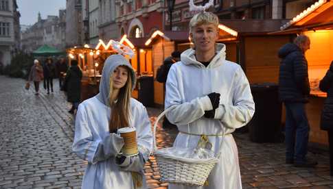 [WIDEO, FOTO] Wystartował świdnicki Jarmark Bożonarodzeniowy! Do kiedy można odwiedzić stoiska?