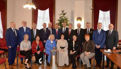 [FOTO] Przyjęto przyszłoroczny budżet gminy Strzegom. Jakie będą najważniejsze inwestycje i ile wyniosą wydatki? 