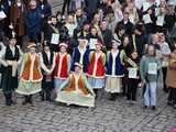 [WIDEO, FOTO] Maturzyści zatańczyli poloneza na świdnickim rynku po raz osiemnasty