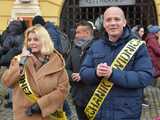 [WIDEO, FOTO] Maturzyści zatańczyli poloneza na świdnickim rynku po raz osiemnasty