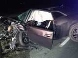 [FOTO] Po kolizji z innym pojazdem wypadł z drogi i uderzył w przepust. Poważny wypadek na krajowej 35