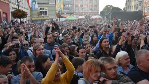 Gorąca dyskusja mieszkańców na temat lokalizacji miejskich imprez i doboru artystów. Do sprawy odniósł się zastępca burmistrza