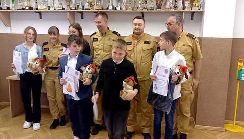 [FOTO] Uczniowie świebodzickiej podstawówki popisali się wiedzą pożarniczą