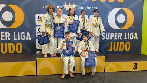 [FOTO] Medalowy występ jaworzyńskich judoków