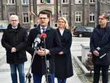 [WIDEO/FOTO] Parlamentarzyści i radni z ramienia PiS o pakcie migracyjnym 