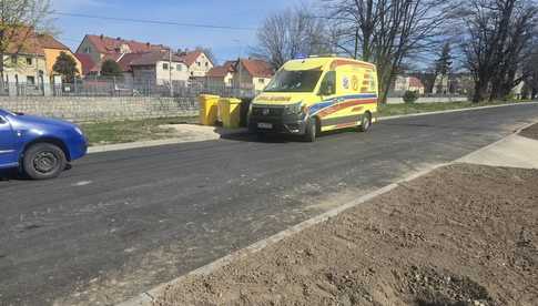 Pijany mężczyzna wpadł do koryta rzeki. Szybka interwencja służb ratunkowych