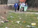 [FOTO] Mieszkańcy Dzierzkowa, Gniewkowa i Serwinowa posprzątali swoje miejscowości
