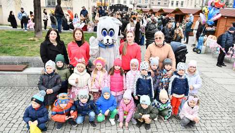 [WIDEO/FOTO] Na świebodzickim rynku wystartował Jarmark Wielkanocny. Przewidziano masę atrakcji