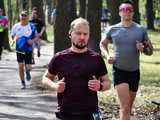 [WIDEO/DUŻO ZDJĘĆ] Pobiegli alejkami Parku Strzelnica na rozpoczęcie Biegowego Grand Prix