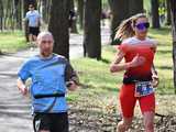 [WIDEO/DUŻO ZDJĘĆ] Pobiegli alejkami Parku Strzelnica na rozpoczęcie Biegowego Grand Prix