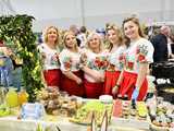 [WIDEO/FOTO] Magia świąt, bogato zastawione stoły oraz występy artystyczne na Jarmarku Wielkanocnym w Strzegomiu