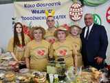 [WIDEO/FOTO] Magia świąt, bogato zastawione stoły oraz występy artystyczne na Jarmarku Wielkanocnym w Strzegomiu