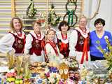 [WIDEO/FOTO] Magia świąt, bogato zastawione stoły oraz występy artystyczne na Jarmarku Wielkanocnym w Strzegomiu