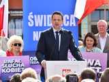 [WIDEO/FOTO] Rafał Trzaskowski z wizytą na świdnickim rynku. Kaczyński boi się wszystkiego, a aspiruje do rządzenia krajem