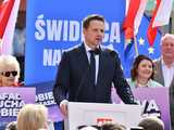 [WIDEO/FOTO] Rafał Trzaskowski z wizytą na świdnickim rynku. Kaczyński boi się wszystkiego, a aspiruje do rządzenia krajem