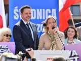 [WIDEO/FOTO] Rafał Trzaskowski z wizytą na świdnickim rynku. Kaczyński boi się wszystkiego, a aspiruje do rządzenia krajem