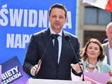 [WIDEO/FOTO] Rafał Trzaskowski z wizytą na świdnickim rynku. Kaczyński boi się wszystkiego, a aspiruje do rządzenia krajem