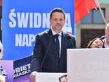 [WIDEO/FOTO] Rafał Trzaskowski z wizytą na świdnickim rynku. Kaczyński boi się wszystkiego, a aspiruje do rządzenia krajem