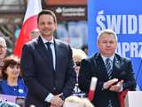 [WIDEO/FOTO] Rafał Trzaskowski z wizytą na świdnickim rynku. Kaczyński boi się wszystkiego, a aspiruje do rządzenia krajem