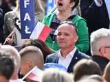 [WIDEO/FOTO] Rafał Trzaskowski z wizytą na świdnickim rynku. Kaczyński boi się wszystkiego, a aspiruje do rządzenia krajem