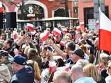 [WIDEO/FOTO] Rafał Trzaskowski z wizytą na świdnickim rynku. Kaczyński boi się wszystkiego, a aspiruje do rządzenia krajem
