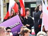 [WIDEO/FOTO] Rafał Trzaskowski z wizytą na świdnickim rynku. Kaczyński boi się wszystkiego, a aspiruje do rządzenia krajem