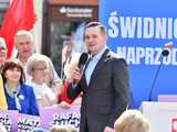 [WIDEO/FOTO] Rafał Trzaskowski z wizytą na świdnickim rynku. Kaczyński boi się wszystkiego, a aspiruje do rządzenia krajem
