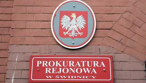 Zwłoki na przystanku. Śledczy wyjaśniają okoliczności śmierci 94-letniej kobiety