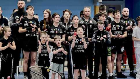 [FOTO] Grad medali dla jaworzyńskich fighterów
