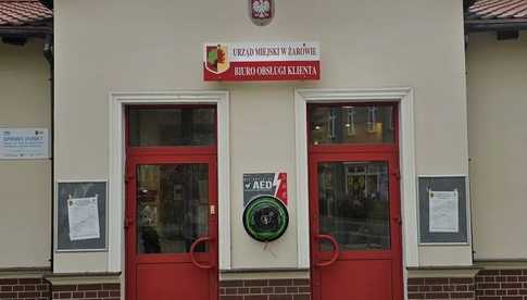 [FOTO] Defibrylator AED już dostępny przy Urzędzie Miejskim w Żarowie