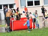 [WIDEO/FOTO] Celebrowali śmigusa-dyngusa. Świetna zabawa podczas Wodnej Bitwy w Żarowie