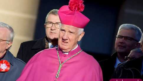 Chcą odebrać biskupowi Decowi tytuł Honorowego Obywatela Miasta. Do rady miejskiej wpłynęła petycja [SZCZEGÓŁY]