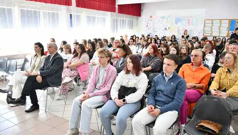 [FOTO] Problemy psychiczne młodych ludzi tematem przewodnim I Forum Młodzieży w świdnickim Mechaniku