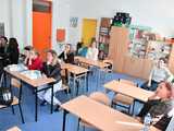 [FOTO] Do szkół z terenu miasta i gminy trafiły materiały edukacyjne o dorastaniu. Inicjatorem Fundusz Regionu Wałbrzyskiego