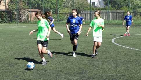 [FOTO] Dziewczęta z klas 5-6 rywalizowały w międzyszkolnym turnieju piłkarskim