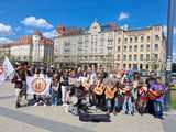 [FOTO] Gitarzyści ze świdnickiego MDK-u na Gitarowym Rekordzie Świata we Wrocławiu