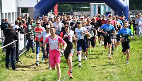 [DUŻO ZDJĘĆ] Bieg na przemian z jazdą na rowerze. Marconi Duathlon Świdnica wystartował po raz kolejny!