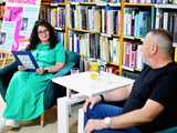 [FOTO] Piotr Kościelny spotkał się z czytelnikami żarowskiej biblioteki