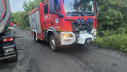 Niebezpieczny poranek w Strzegomiu: płonęły elektroodpady z bateriami