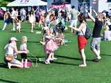 [WIDEO/FOTO] Tysiące baniek, mydlana wyspa i mnóstwo dobrej zabawy. Trwa 8. Mydlany Park Festiwal w Żarowie