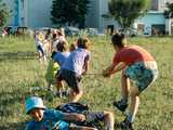 Fundacja Ładne Historie zaprasza na cykl zajęć Lato na podwórku