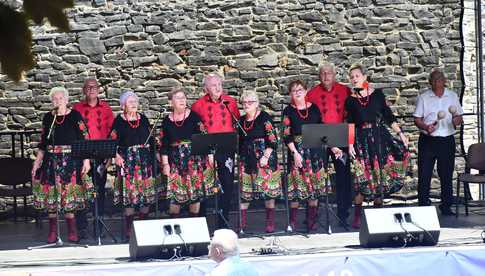 [WIDEO/FOTO] W rytmie ludowych przyśpiewek. Przegląd Zespołów Folklorystycznych na strzegomskich plantach