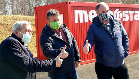 Sąsiedzi z Czech przekazali pomoc na ręce Burmistrza Mieroszowa